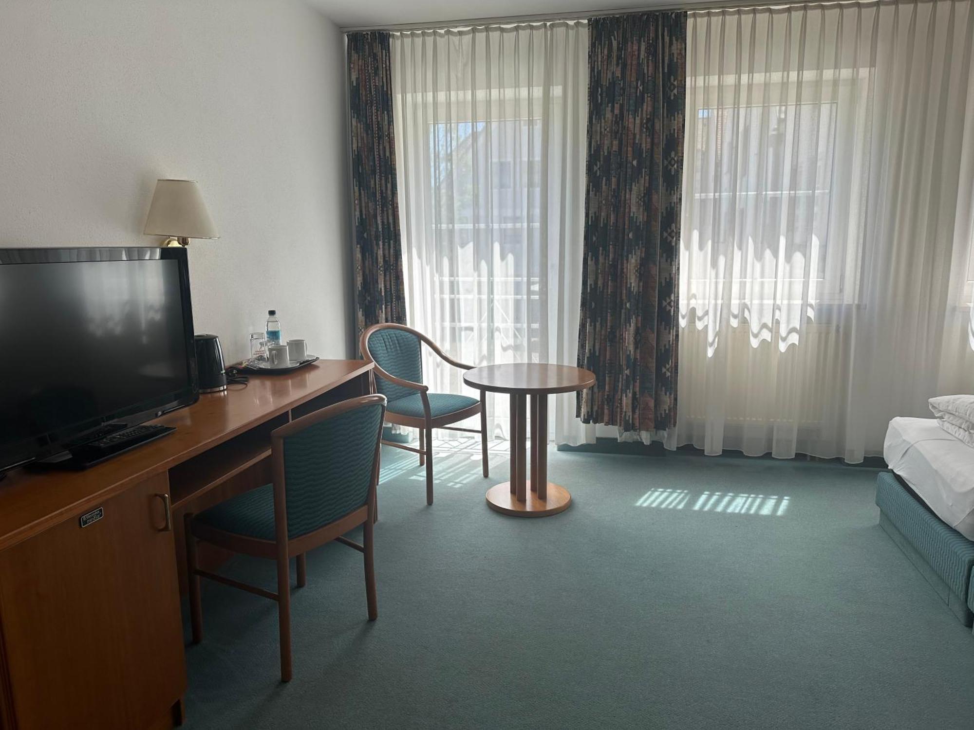 St Hotel Reichertshofen Eksteriør billede